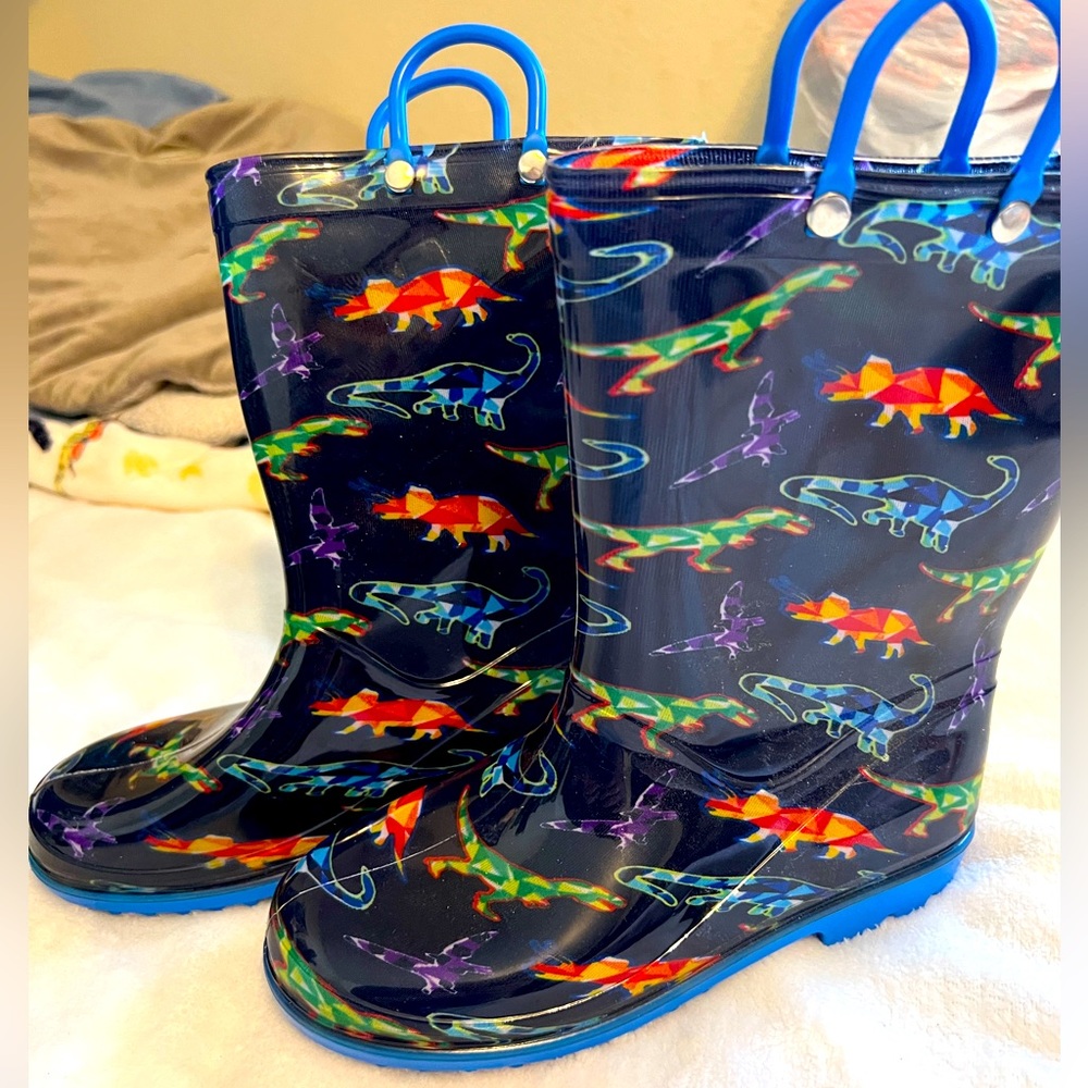 Dino rain boots
